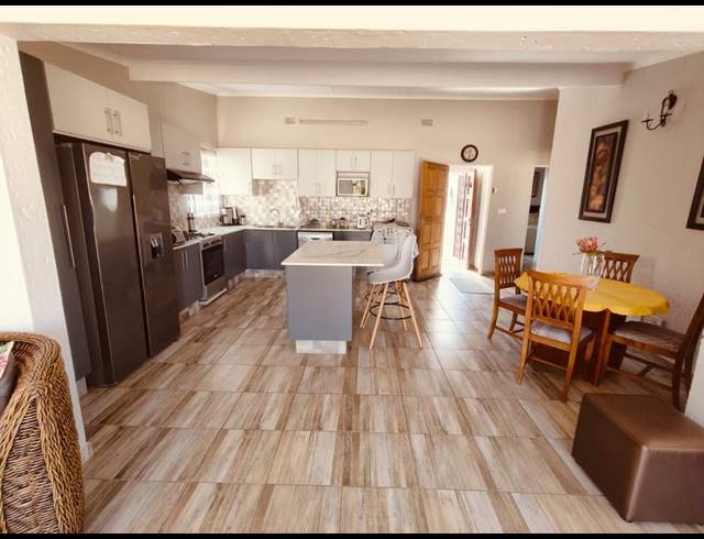 2 BEDROOM HOUSE FOR SALE IN VAAL MARINA